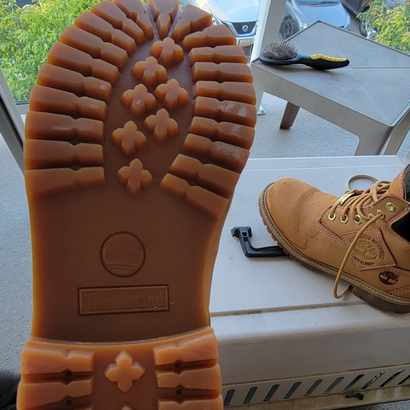 Timberland size 5 - Picture 2 of 5